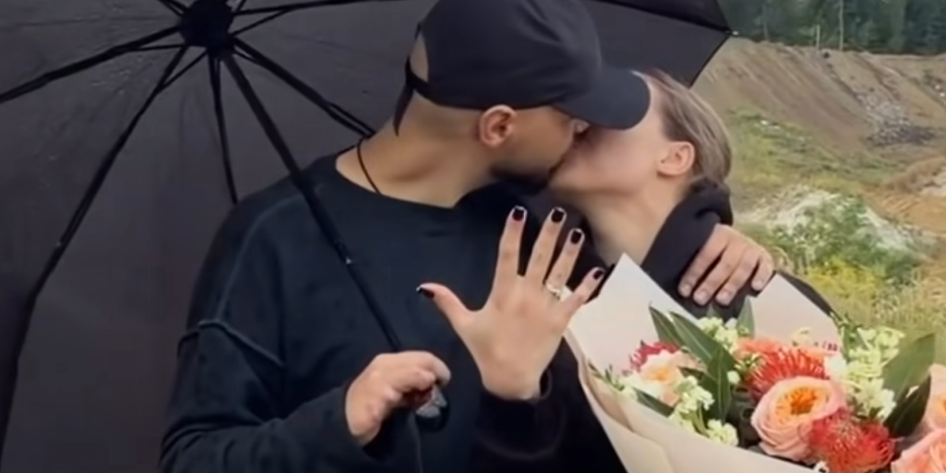 Veteran proposes to girlfriend who was by his side during treatment and rehabilitation (Photo: Screenshot of Facebook video UNBROKEN Ukraine)