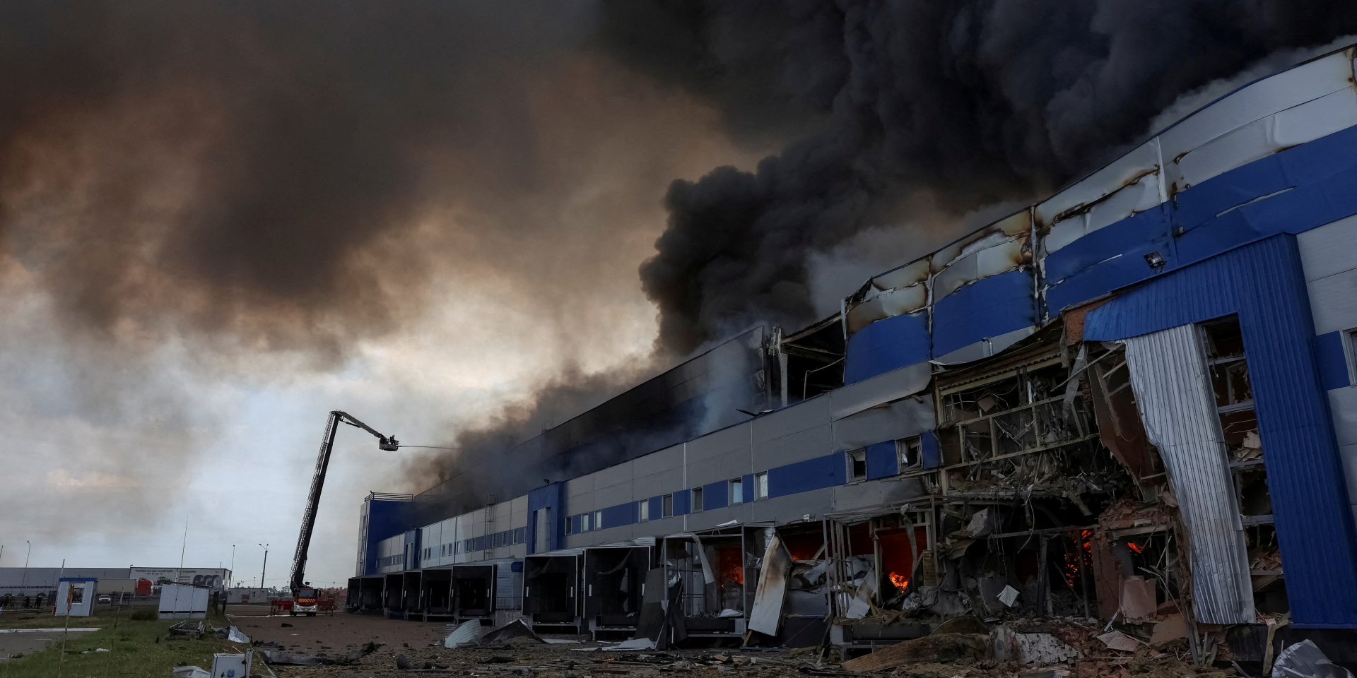 Aftermath of a Russian drone strike on a retail warehouse in Kyiv Oblast, September 3, 2026 (Photo: REUTERS)