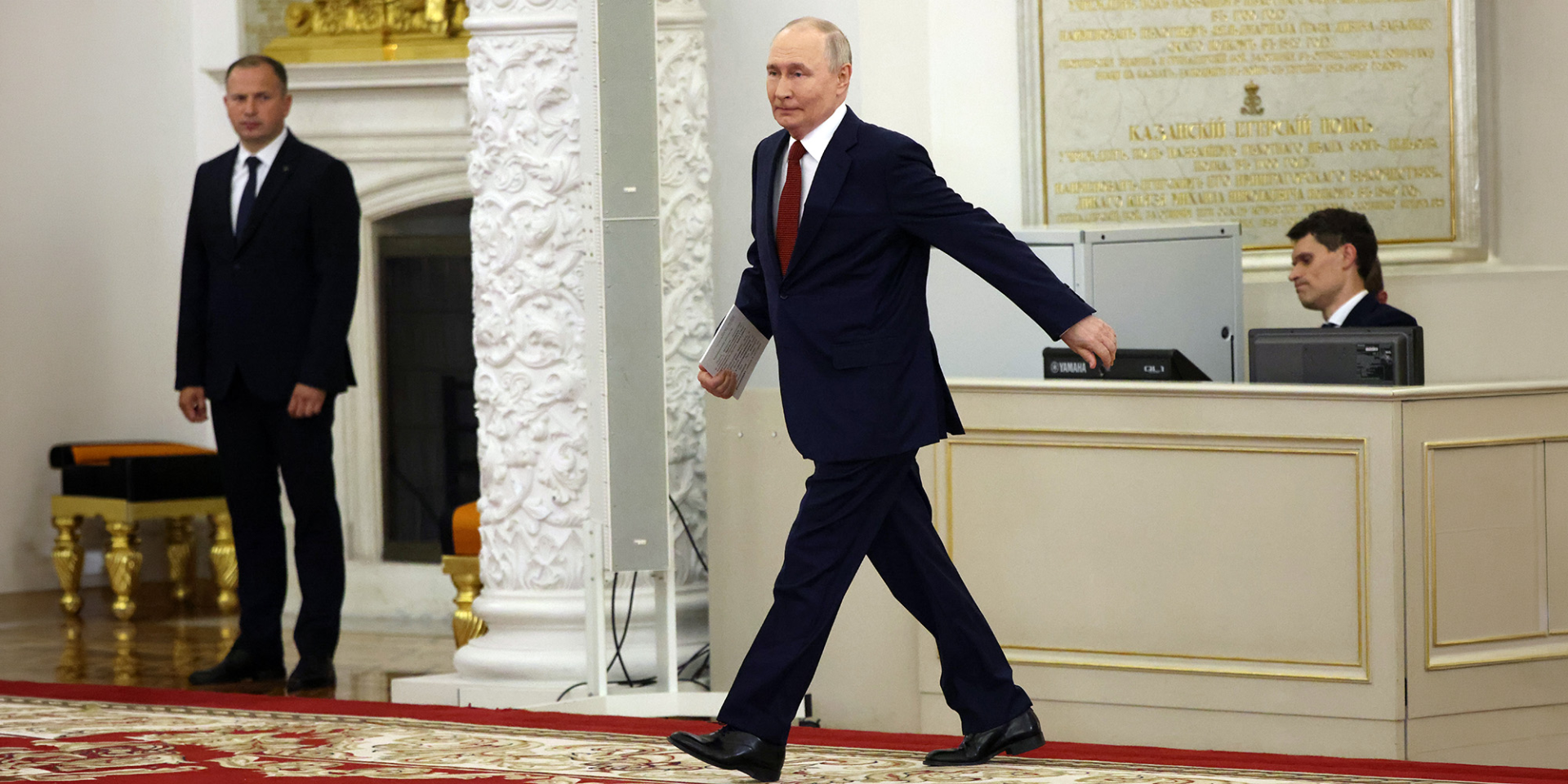 Putin has recently been actively signaling that he is ready for a sharp escalation. It is a familiar posture: “Hold me back — I’m a crazy psychopath,” political analyst Ivan Preobrazhensky explains. (Photo: Getty Images)
