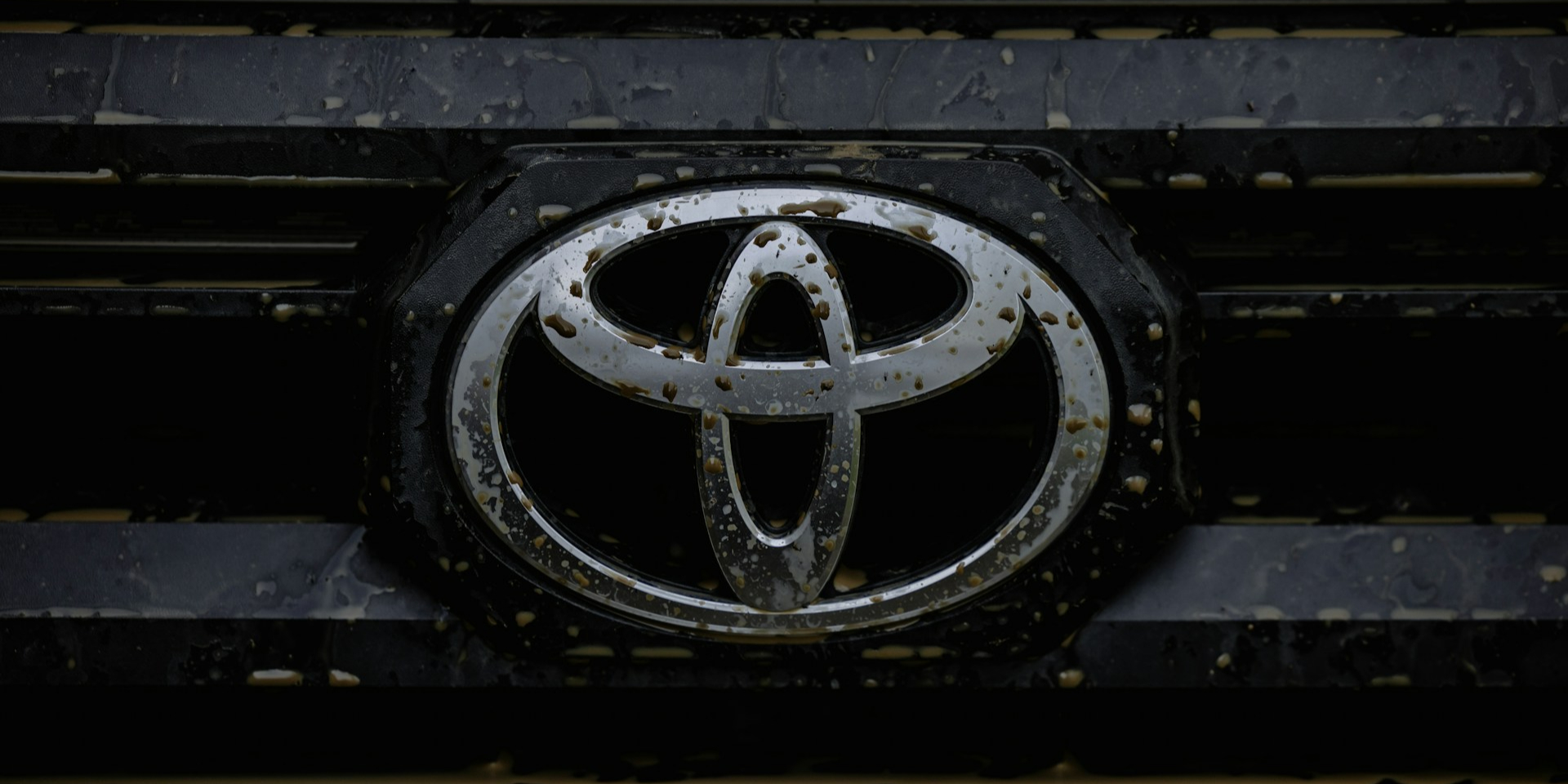 Toyota понесла убытки из-за сговора сотрудников сервиса с мастерской (Фото: Unsplash)