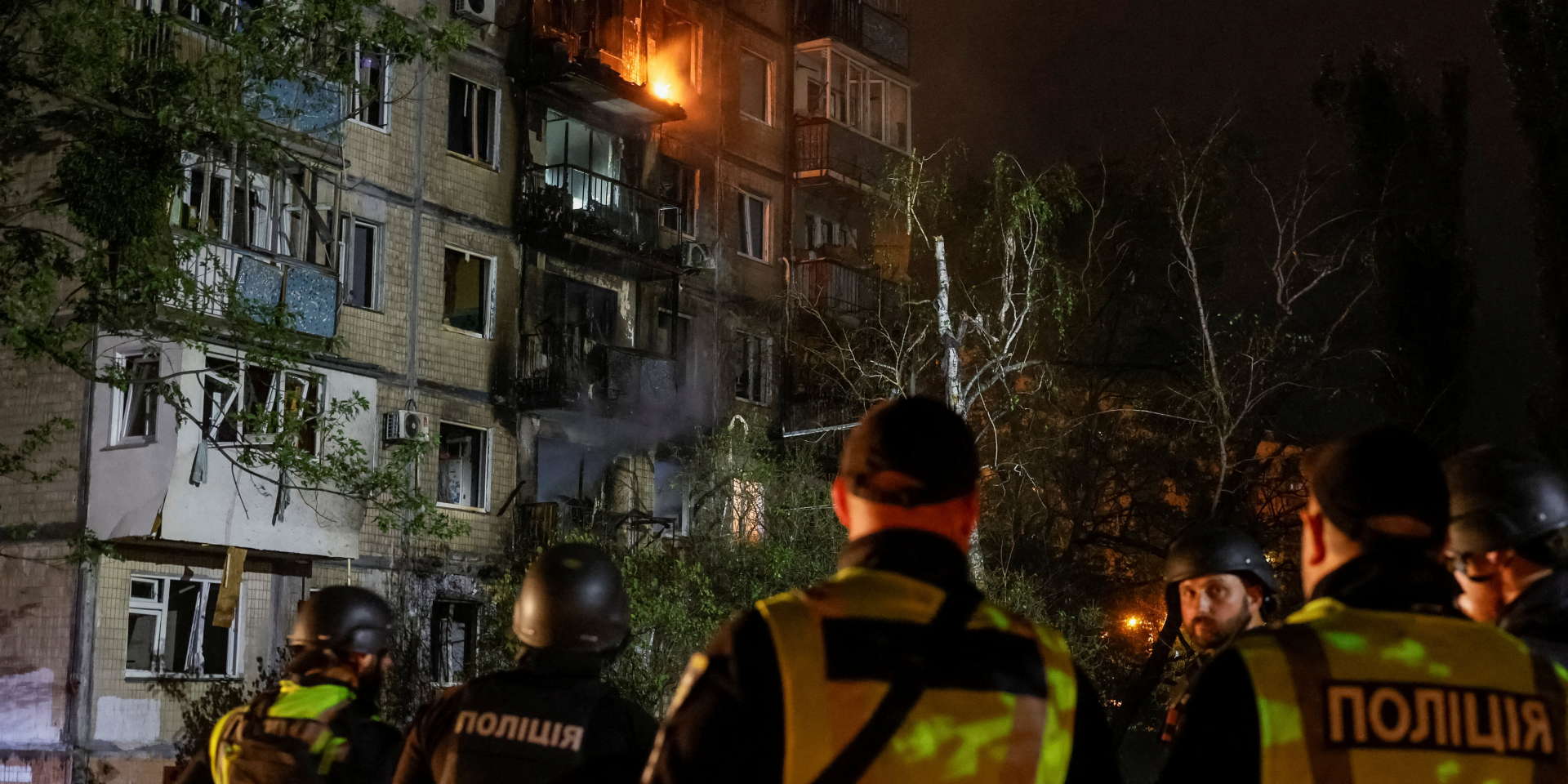 В Киеве в результате атаки РФ 11 сентября вспыхнул пожар в многоэтажке (Фото: REUTERS/Gleb Garanich)