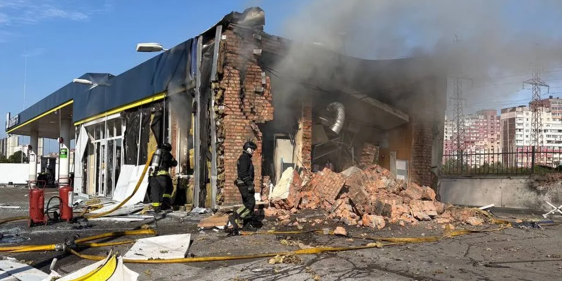 The aftermath of the enemy attack on gas station in Kyiv (Photo: Kyiv SES)