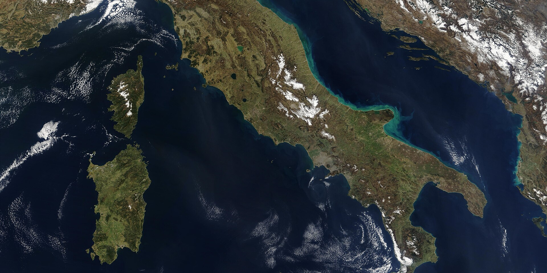 Аппенинский полуостров (Фото: Jacques Descloitres, MODIS Rapid Response Team, NASA/GSFC)