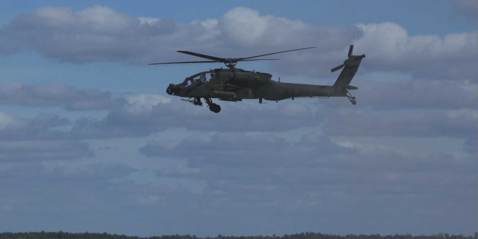A Polish Army AH-64 Apache attack helicopter during a training demonstration at the Nowa Dęba training ground on Sept. 7, 2026. (Photo: REUTERS/Kacper Pempel)