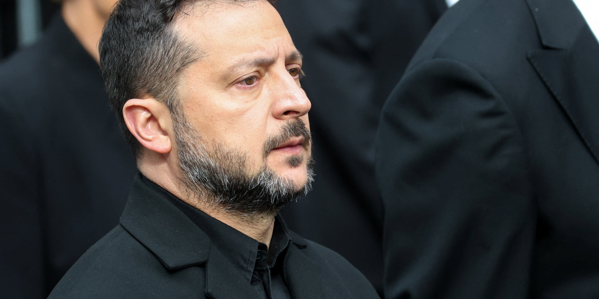 Володимир Зеленський закликав Раду проголосувати за звільнення Руслана Кравченка (Фото: REUTERS/Leonhard Foeger)