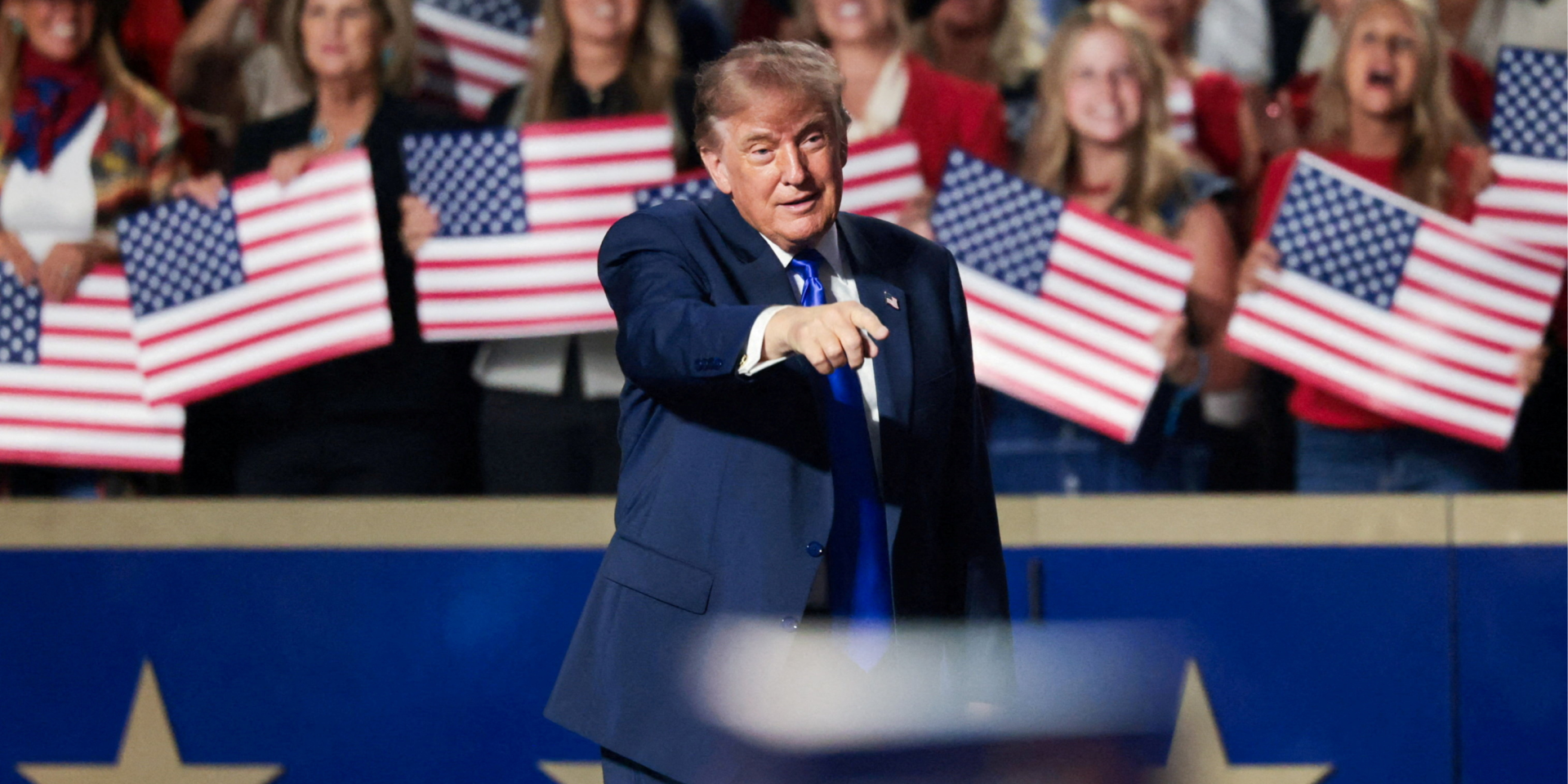 Трамп требует заменить модернистскую скульптуру на статую Вашингтона неподалеку от Белого дома (Фото: REUTERS/Джессика Косцельняк/Архивное фото)