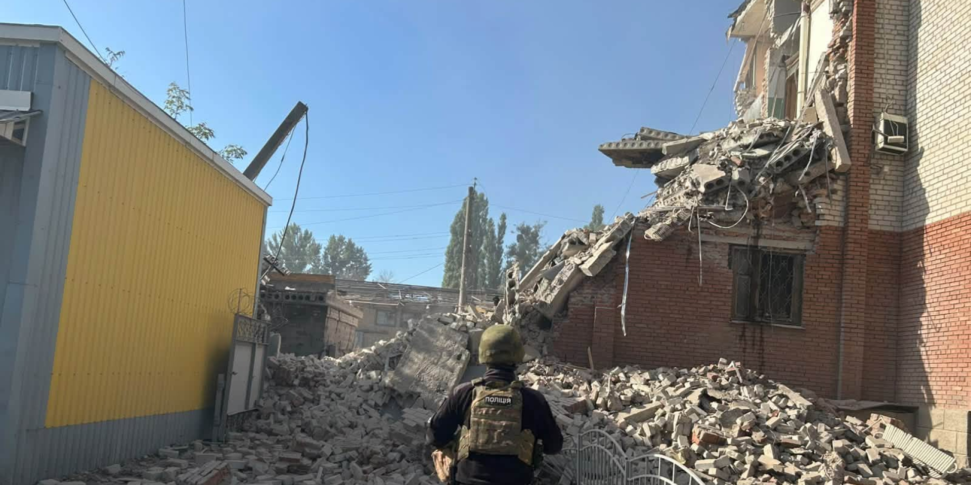 Residential buildings, a shop, a Nova Poshta branch, an administrative building, and pavilions at the Pryvokzalnyi market were damaged (Photo: Vadym Liakh / Facebook)