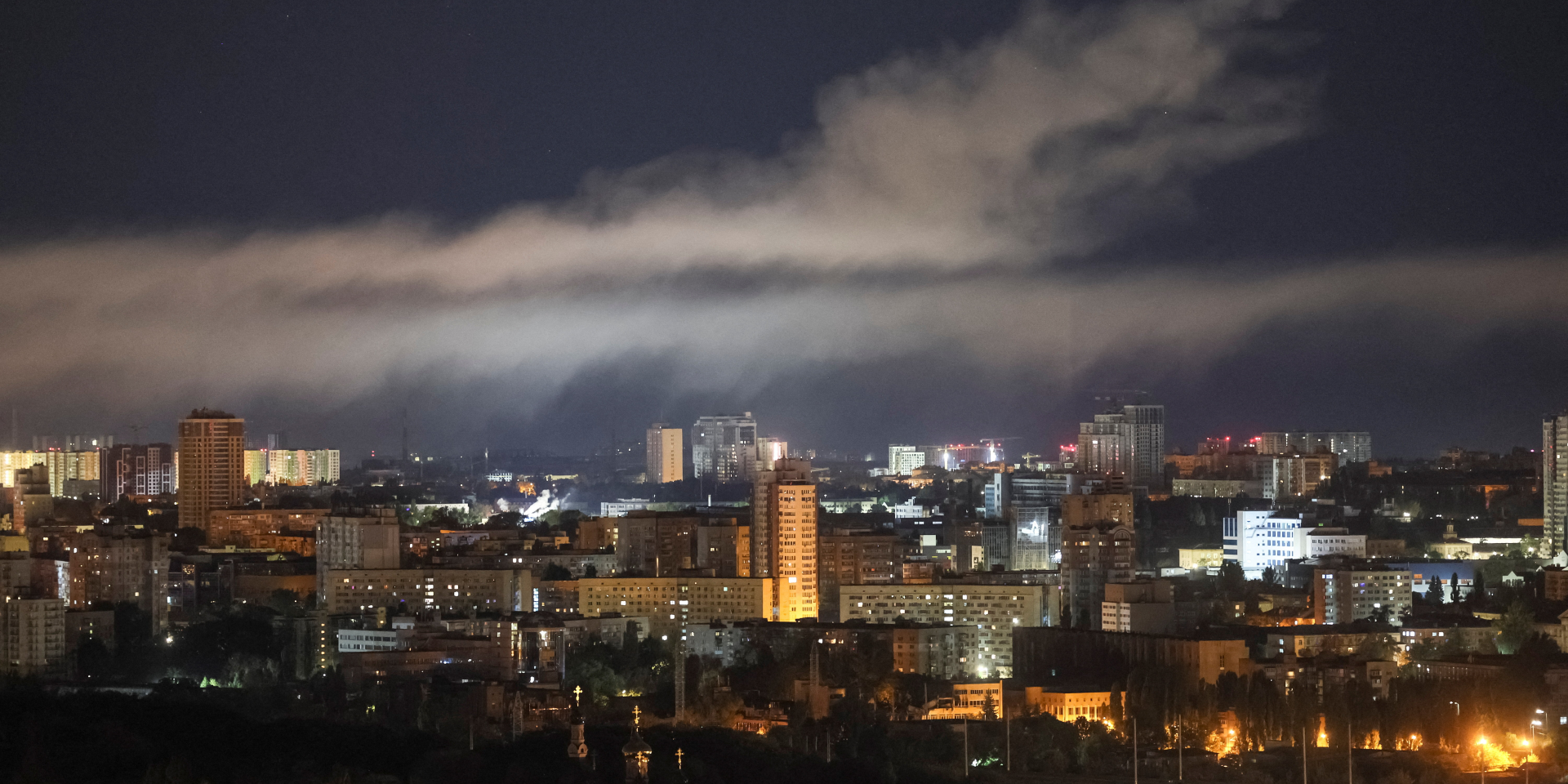Росія атакувала Київ балістикою, у місті пролунали вибухи