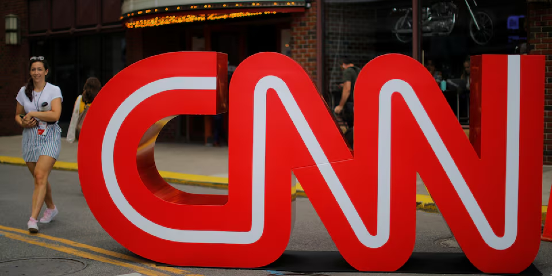 Белый дом закрыл доступ для CNN, MS NOW и Politico (Фото: REUTERS/Brian Snyder)