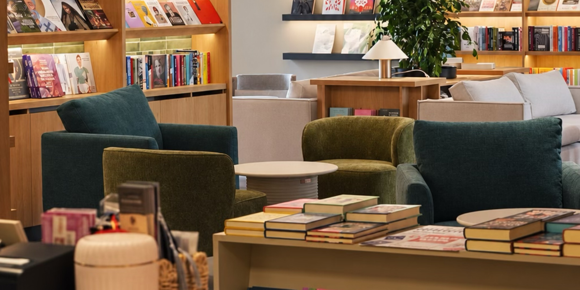 В Киеве книжный магазин Book.ua открыл новое пространство (Фото: bookua.store/Instagram)