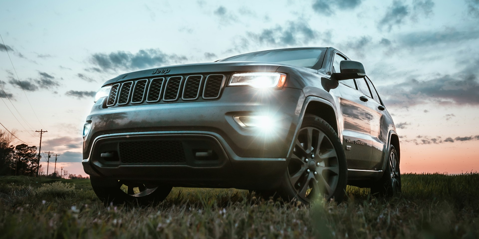 Jeep отзывает Grand Cherokee и ряд других моделей из-за сбоя системы TPMS (Фото: Unsplash)