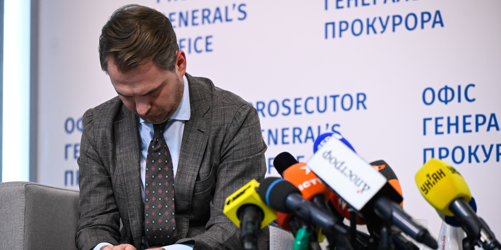 Ексгенпрокурор Руслан Кравченко перетнув кордон на таксі преміумкласу (Фото: Ukrinform/NurPhoto via Getty Images)