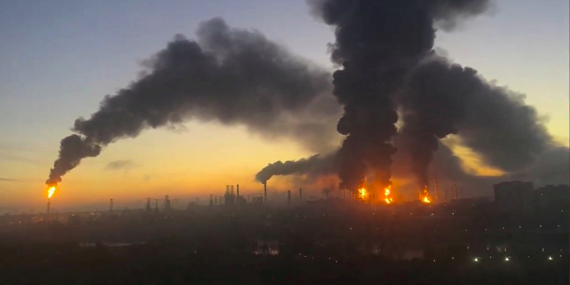 Fire at an oil refinery in Moscow following a Ukrainian drone attack, September 20, 2026 (Photo: REUTERS)