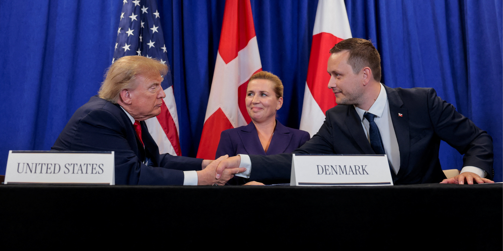 Дональд Трамп, Метте Фредериксен и Йенс-Фредерик Нильсон во время подписания соглашения о безопасности Гренландии, Нью-Йорк, 22 сентября 2026 года (Фото: REUTERS/Kylie Cooper)