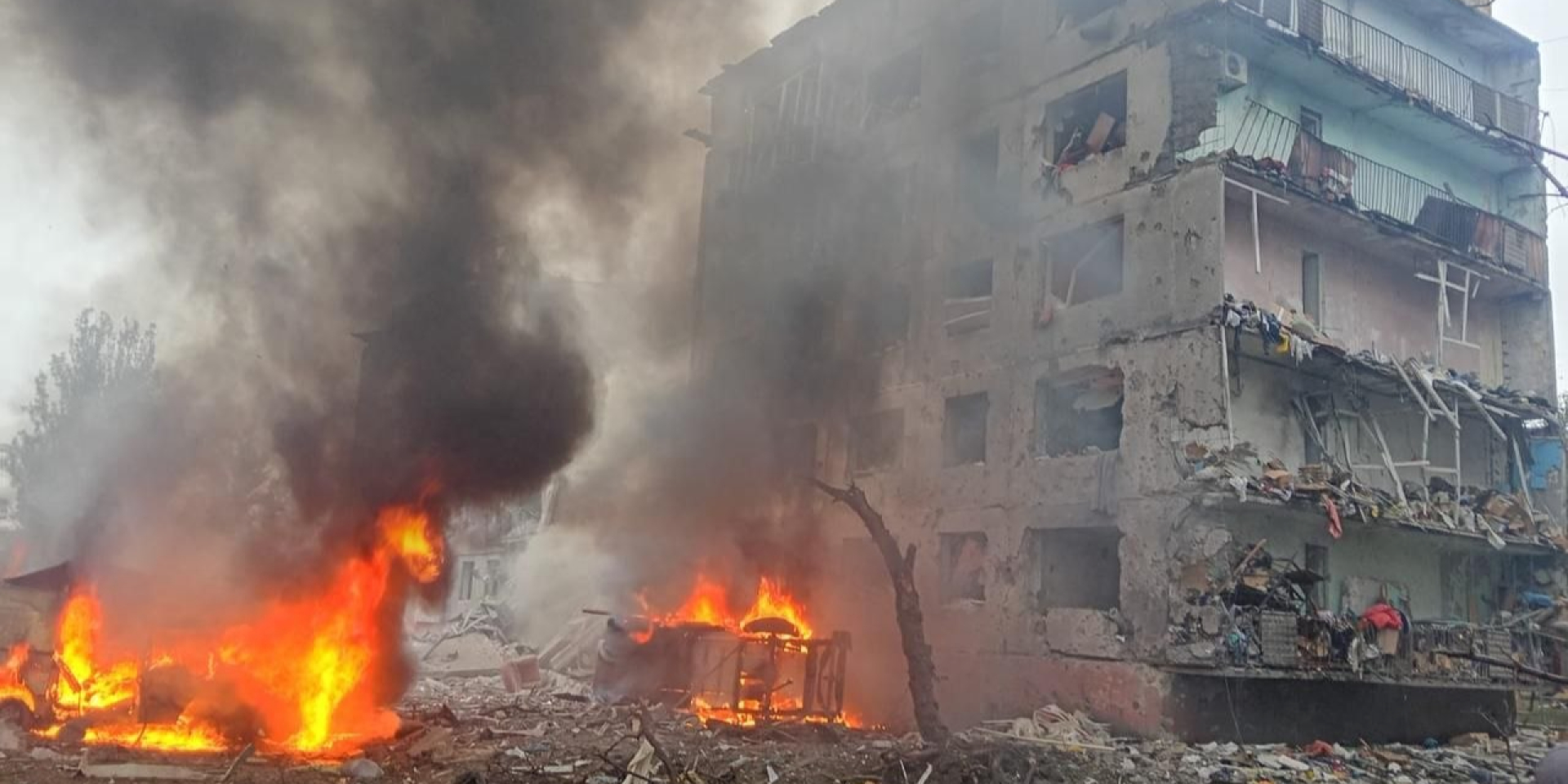 As Vadym Filashkin, head of the Donetsk Oblast Military Administration, clarified, according to preliminary information, there may still be eight people trapped under the rubble in Oleksandrivka (Photo: t.me/VadymFilashkin)