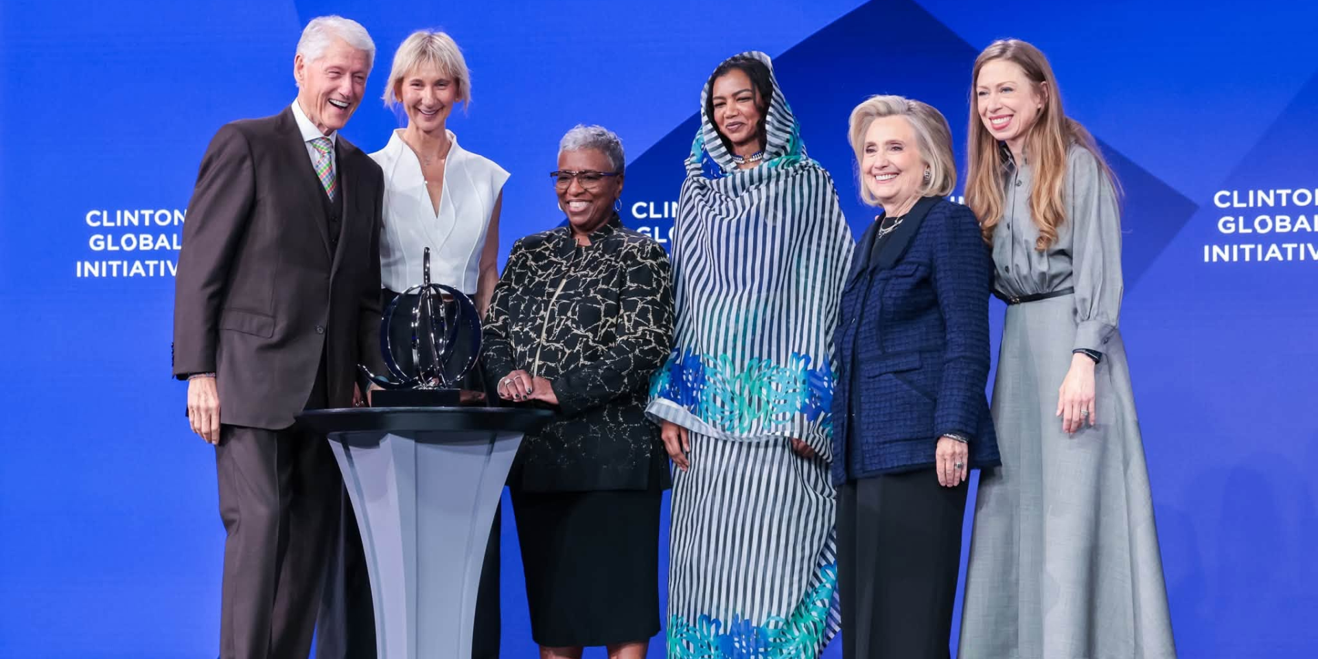 Центр Superhumans получил награду Clinton Global Citizen Award (Фото: Ольга Руднева / Facebook)