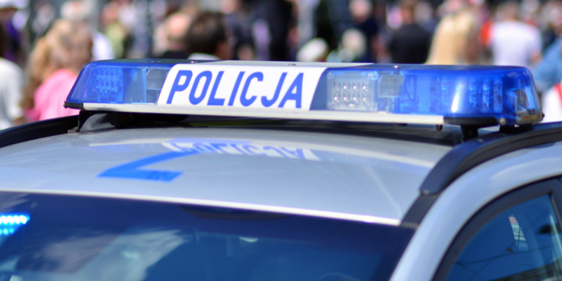 В Польше мужчина разделся догола и с ножом нападал на водителей (Фото: Shutterstock)
