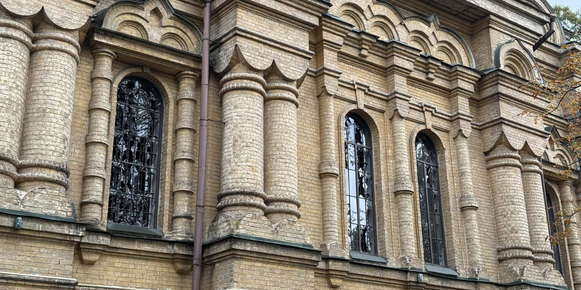 The Holy Intercession Church in Kyiv was damaged (Photo: Volodymyr Nakonechnyi/Facebook)