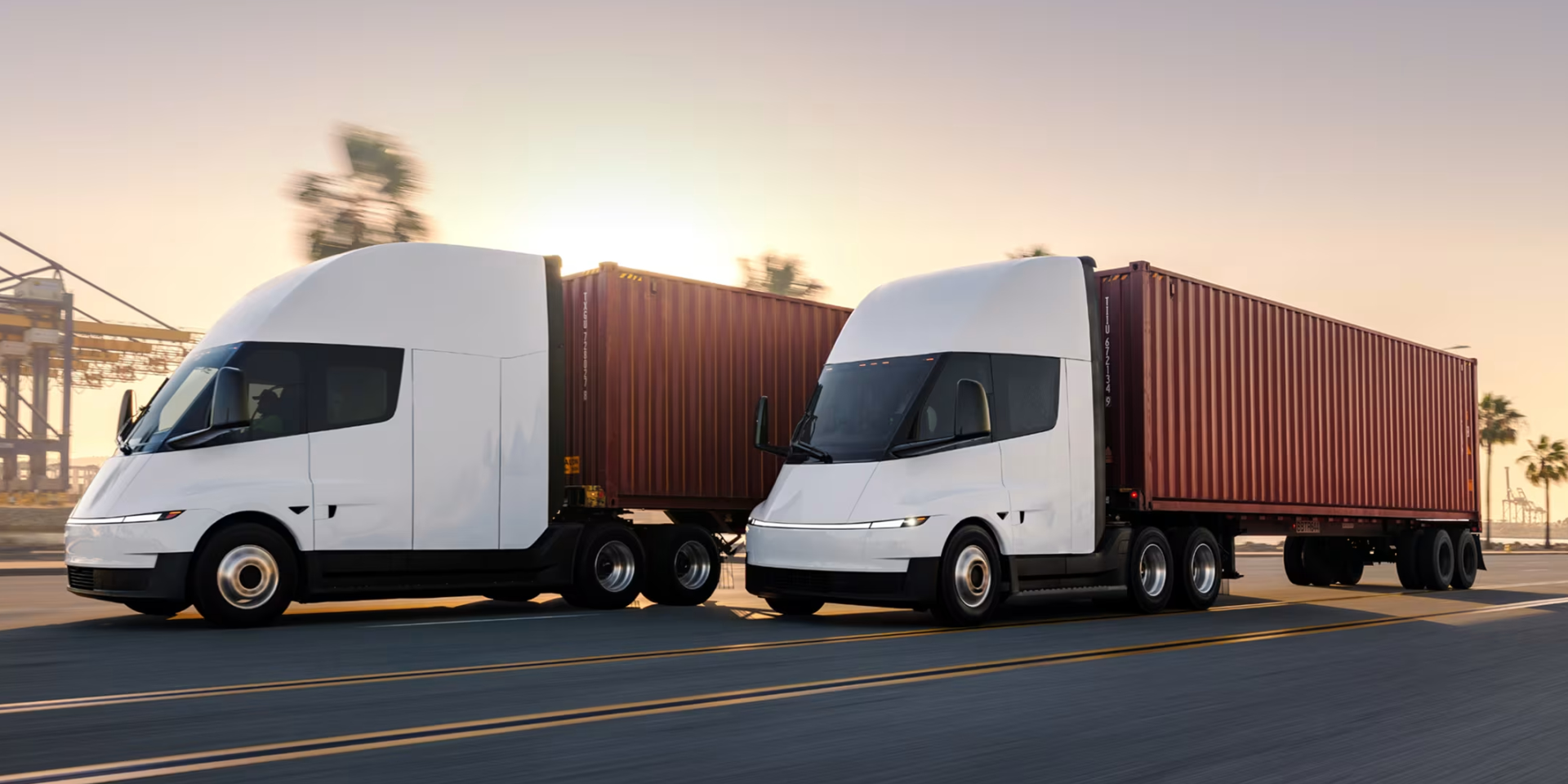 Tesla передает первые электрические фуры Semi (Фото: Tesla)