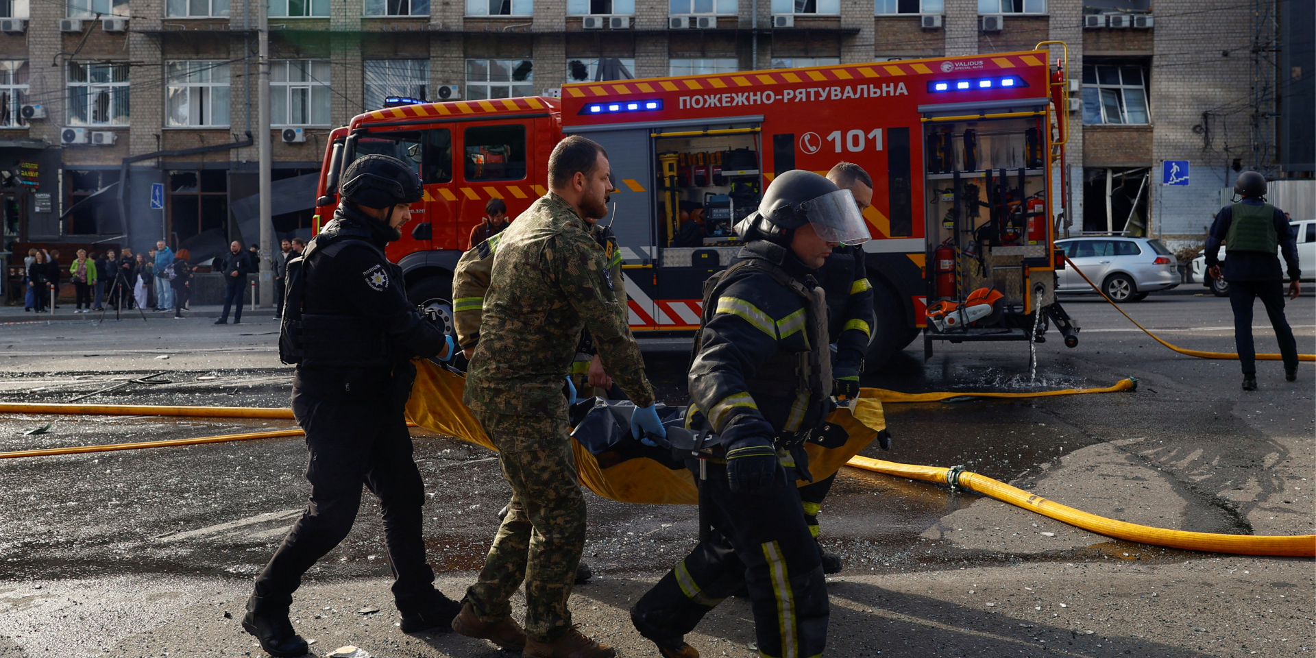 Наслідки російської атаки на Київ 25 вересня (Фото: REUTERS/Valentyn Ogirenko)