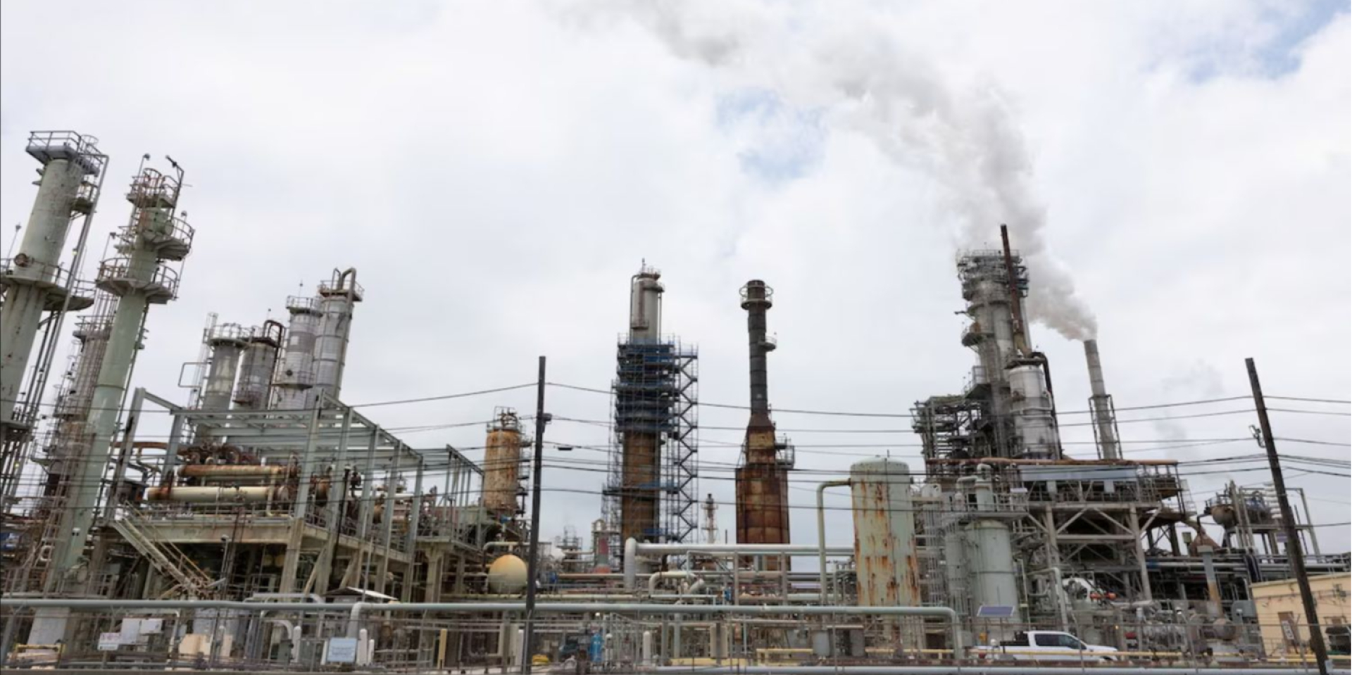 Маржа переработки нефти в ЕС выросла до максимумов из-за дефицита топлива (Фото: Reuters)