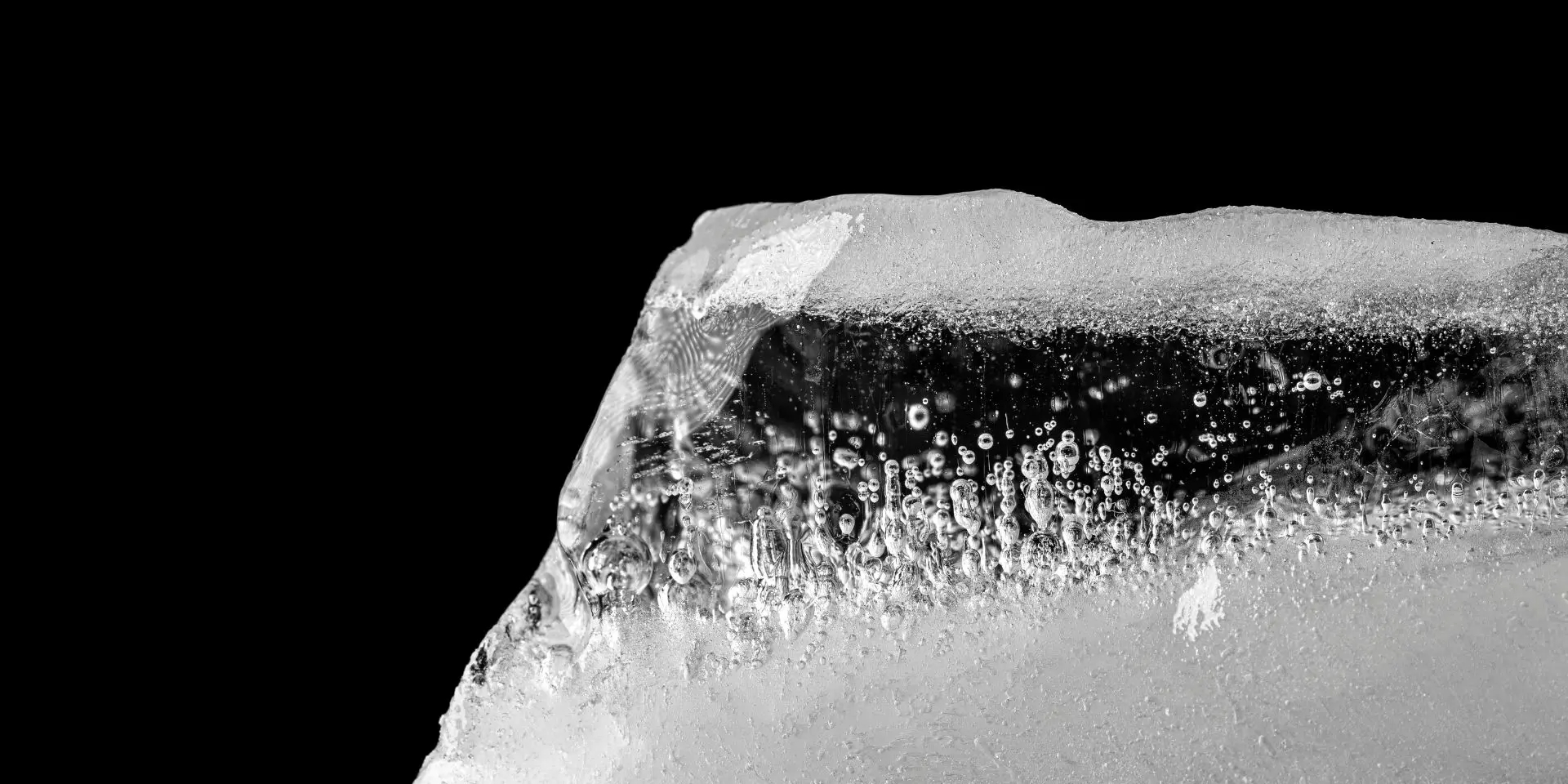 Лабораторные испытания показали, что BioPykrete примерно в 10 раз прочнее чистого льда при сжатии (Фото: Хосе А.)