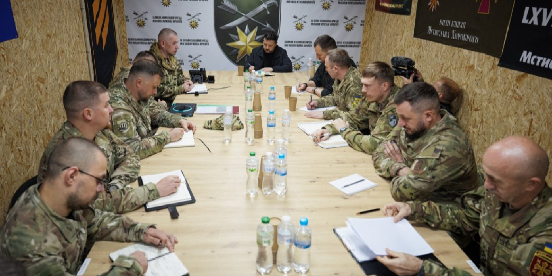 The president held a coordination meeting with corps, brigade and battalion commanders. (Photo: NV)