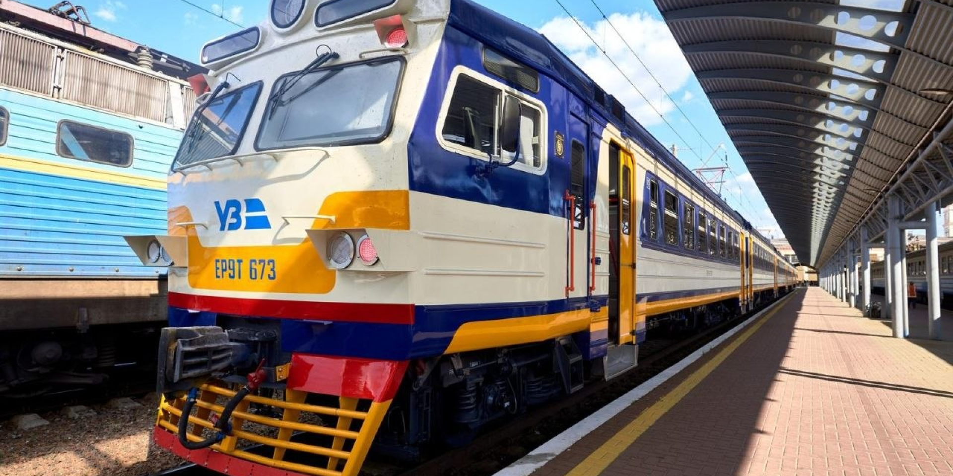 Транспортний колапс у столиці: Kyiv City Express курсує між берегами Києва за графіком
