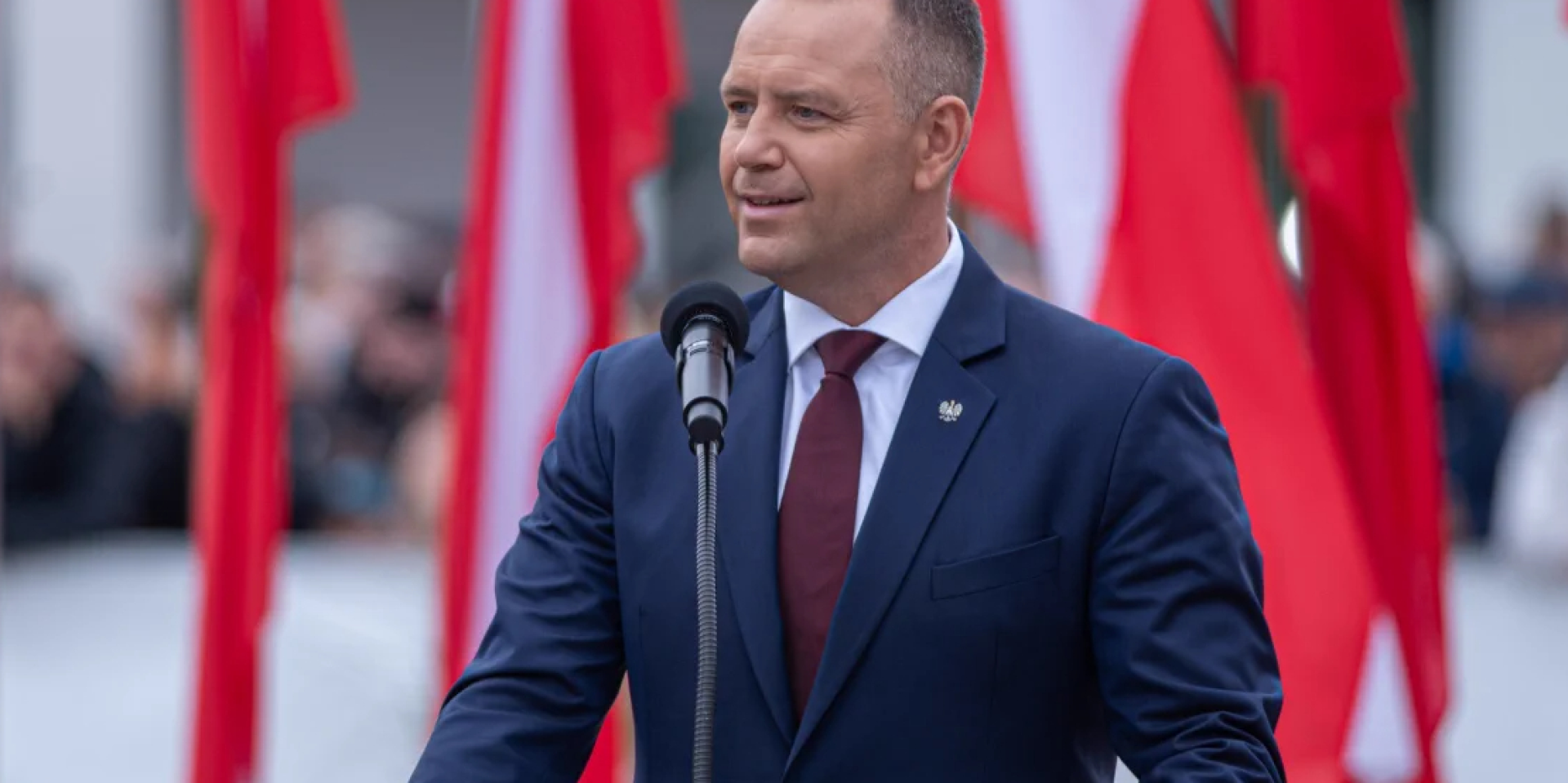 Глава МЗС Польщі покепкував з імені коня Навроцького (Фото: Radosław Sikorski/Onet)