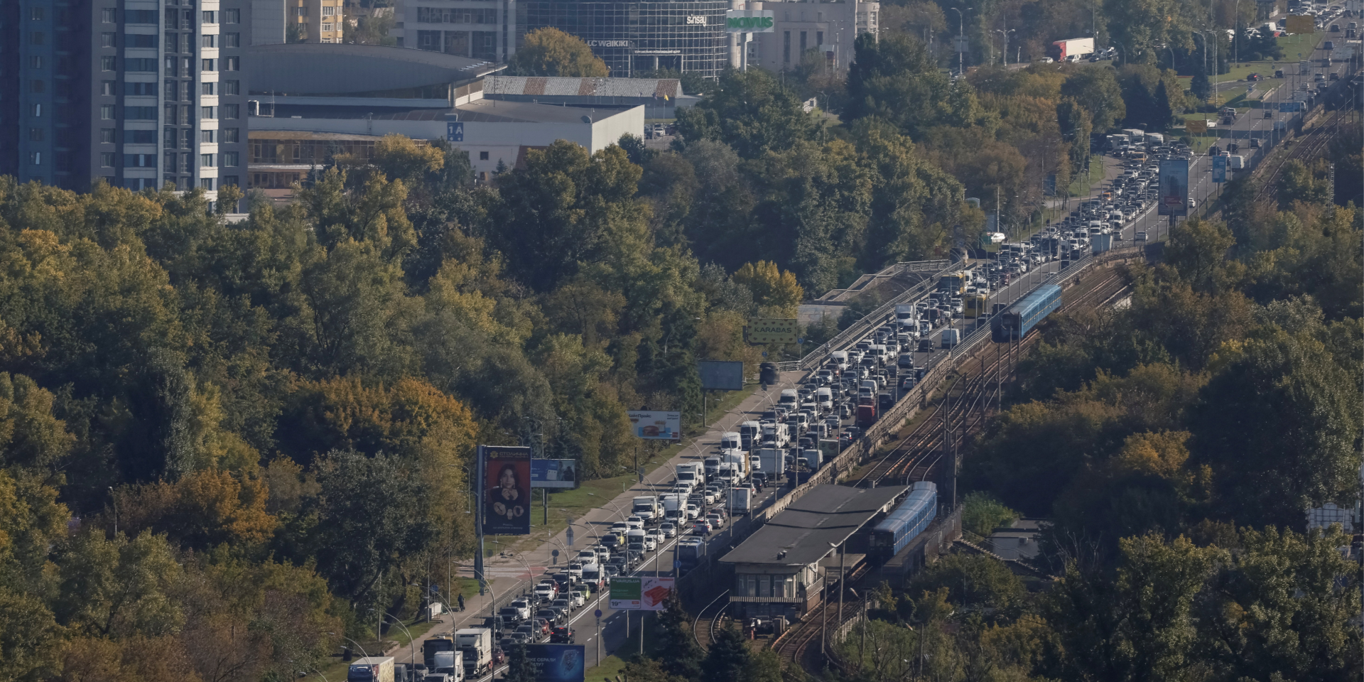 Рух мостом Патона у Києві відкрили в обох напрямках, але є обмеження на заїзд