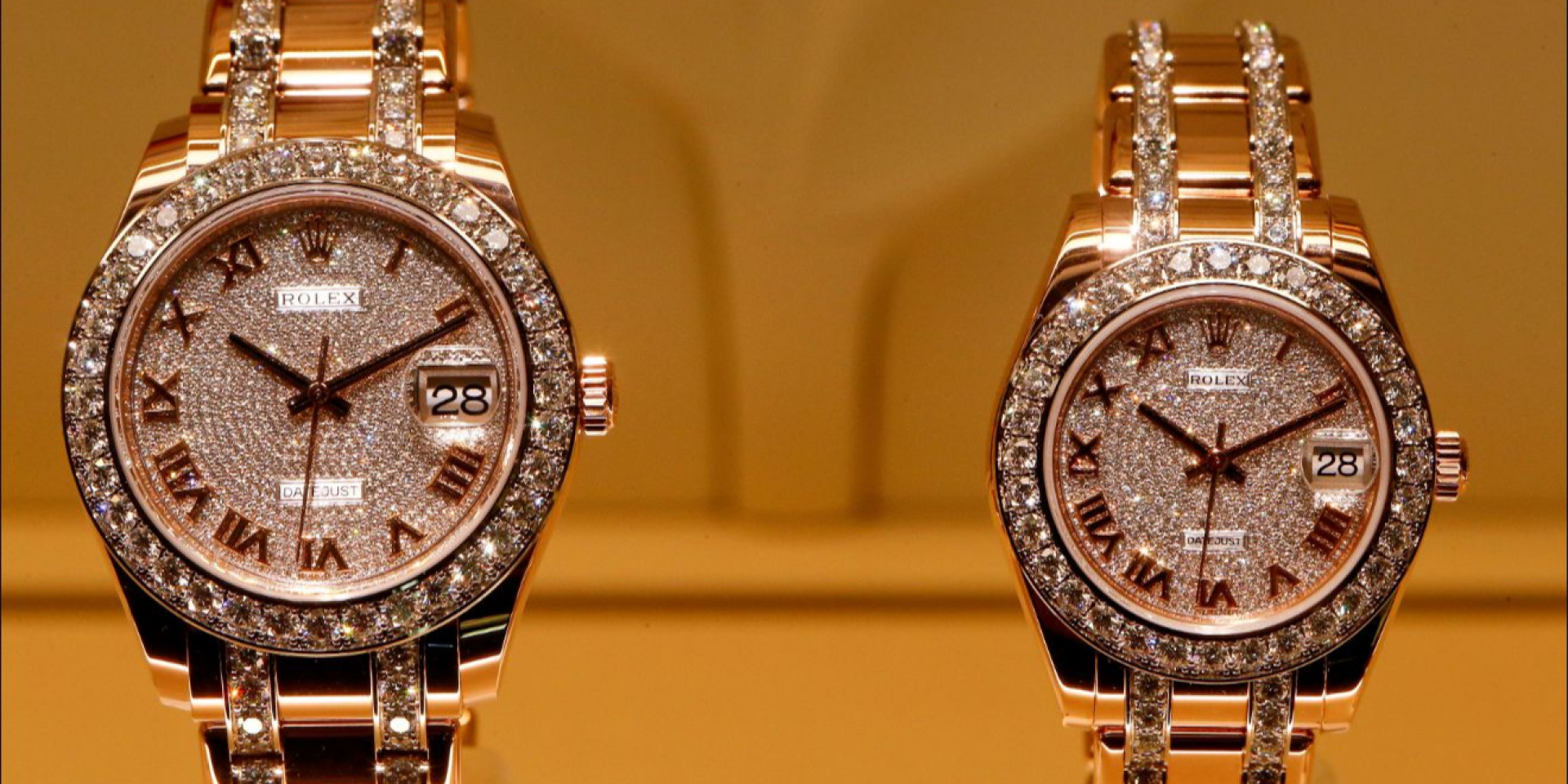 Часы Rolex в витрине авторизованного дилера (Фото: Reuters)
