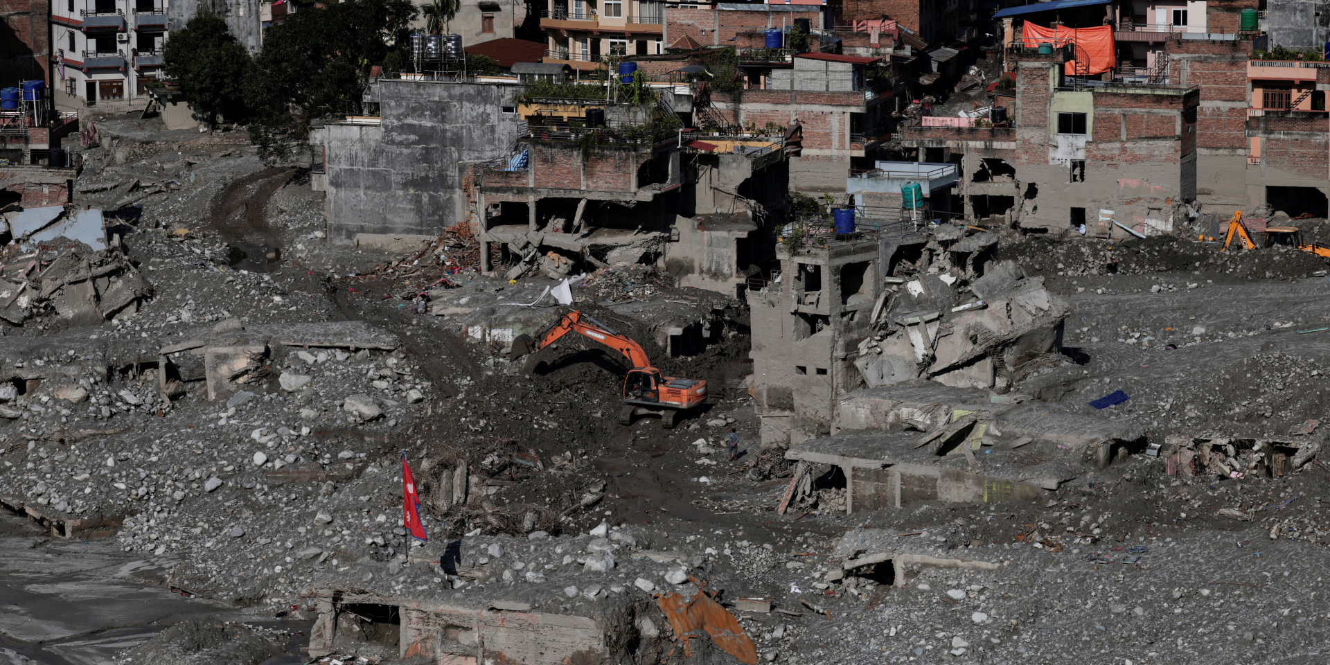 Excavators work at the site of the natural disaster in Nepal (Photo: REUTERS/Navesh Chitrakar)