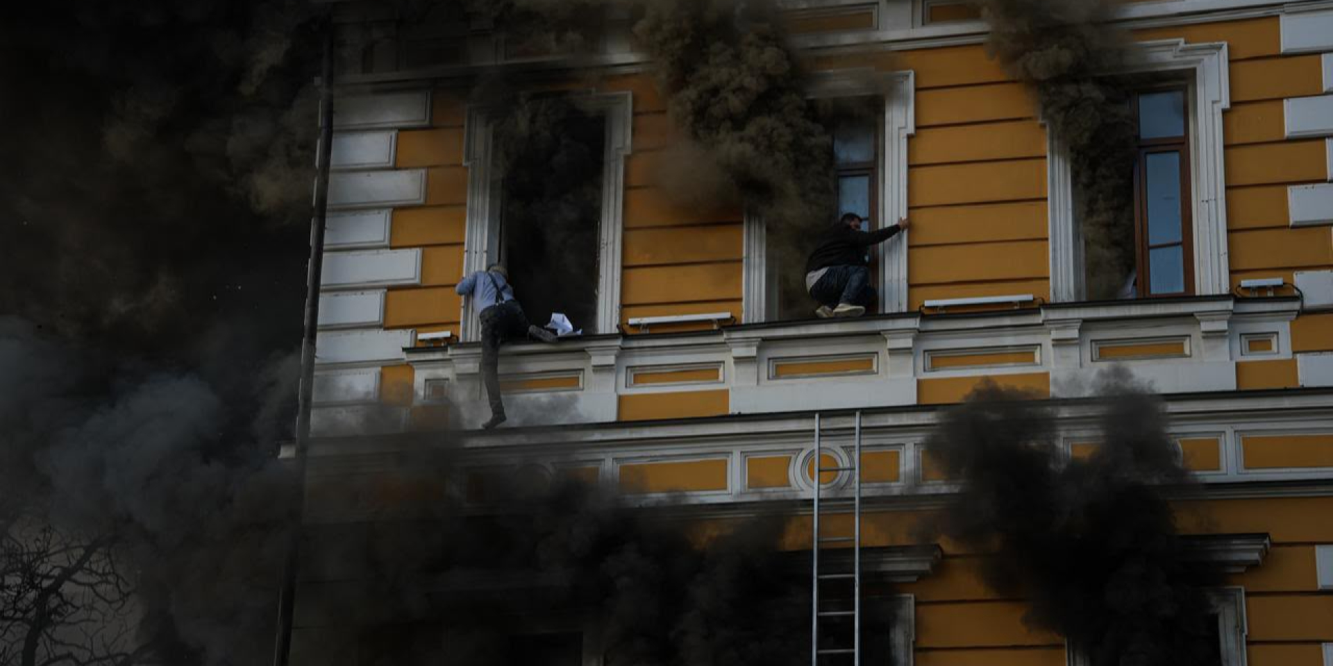Fire in the National Academy of Sciences of Ukraine after the Russian strike, Sept. 28, 2026 (Photo: Kyiv SES)