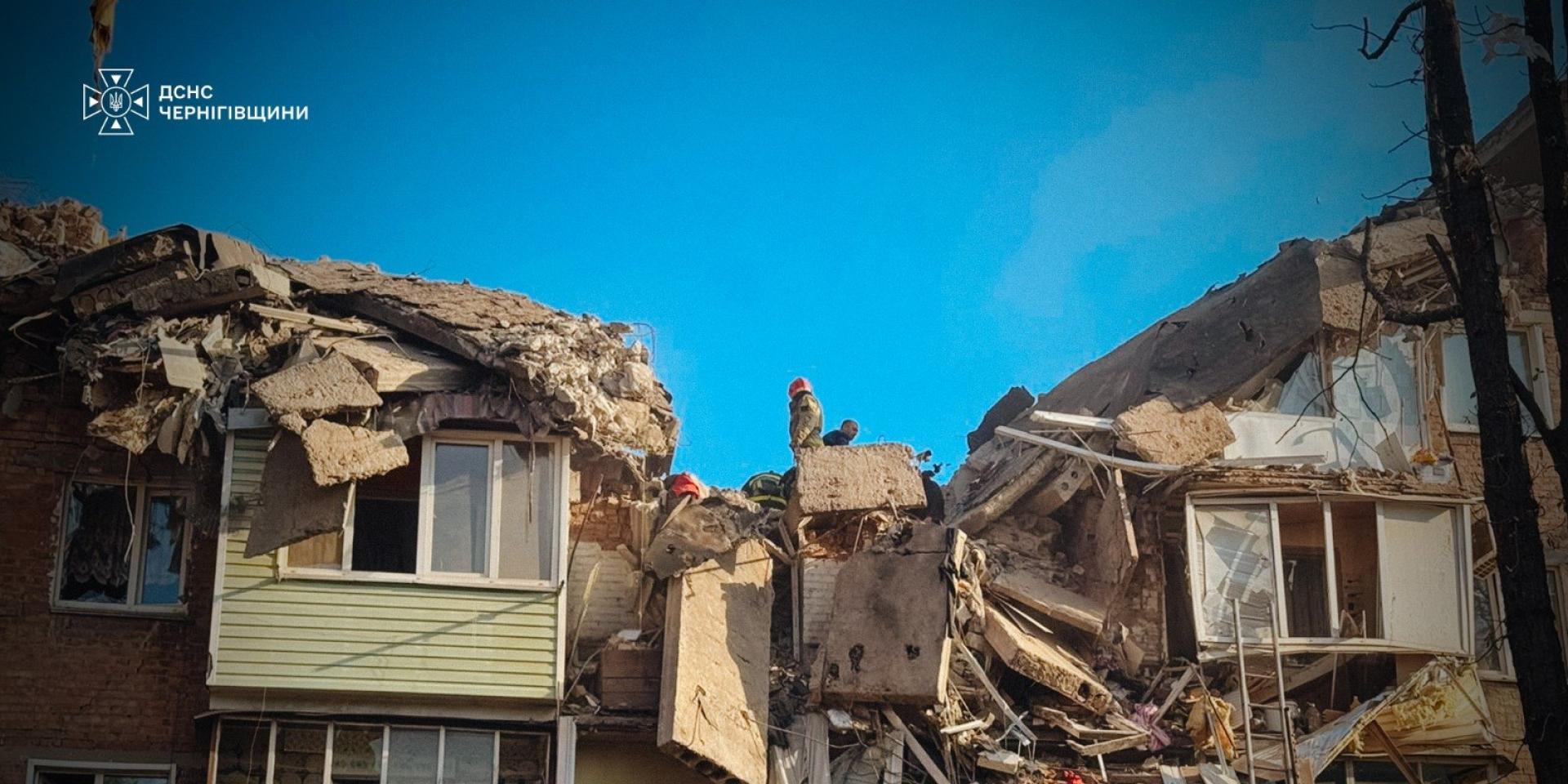 Rescuers work atop a destroyed apartment building in Pryluky, Chernihiv Oblast, following a Russian missile strike, October 7, 2026 (Photo: Ukrainian State Emergency Service / Telegram)