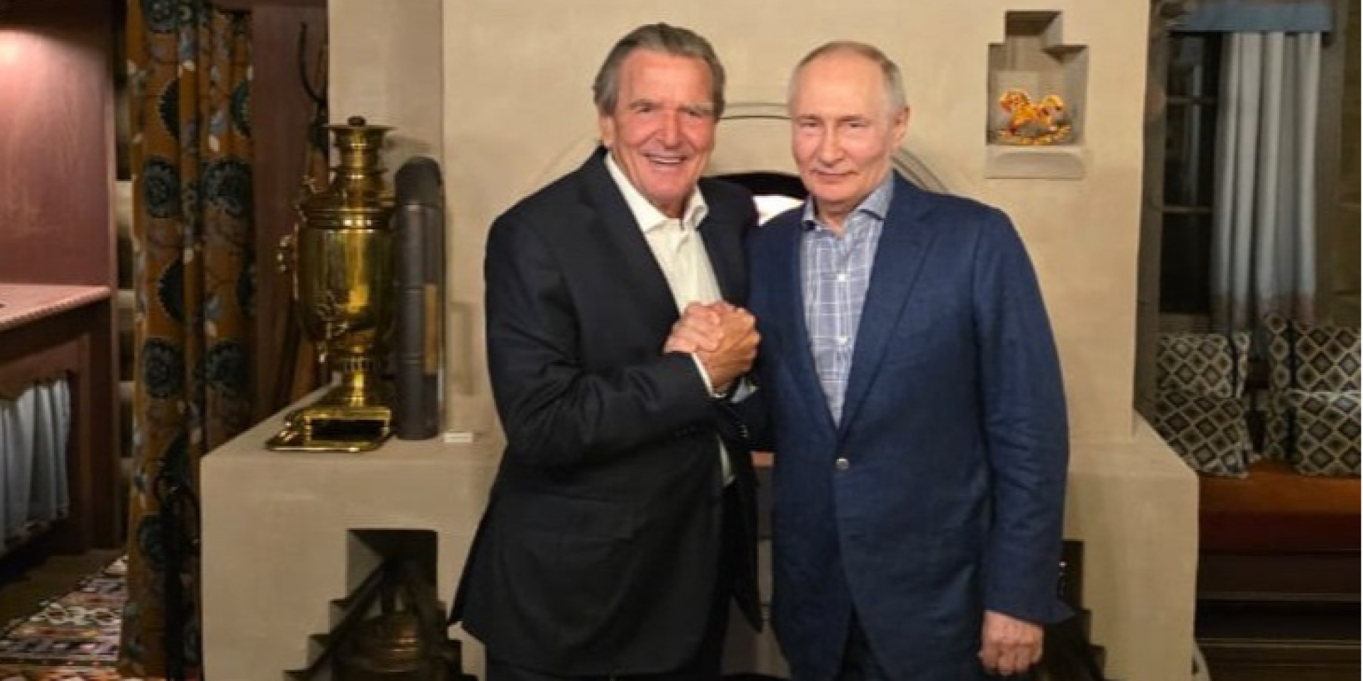 Экс-канцлер Германии Герхард Шредер и российский диктатор Владимир Путин, 7 октября 2026 года (Фото: Кремль Новости / Telegram)