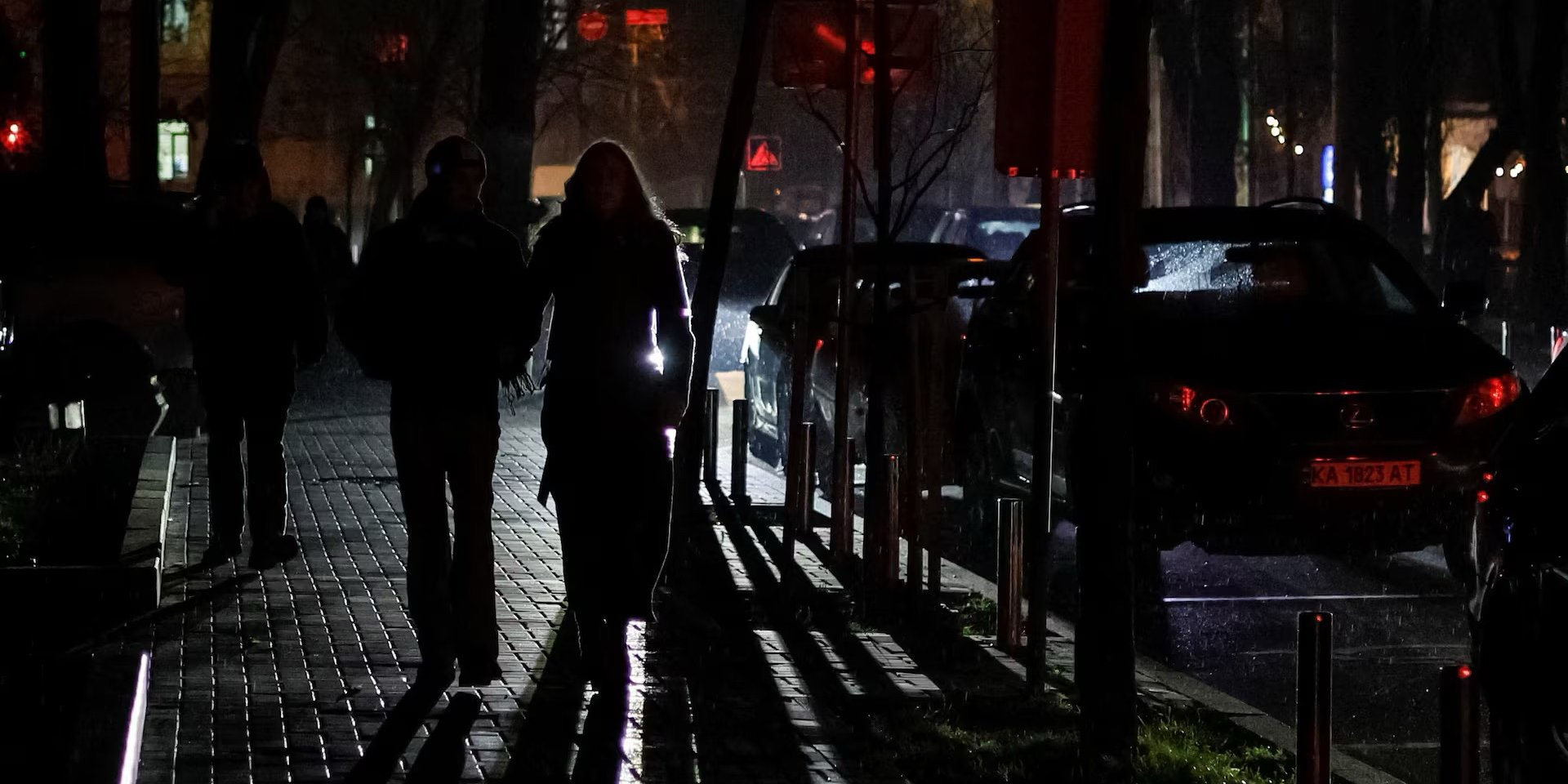 В Украине применяются отключения света (Фото: REUTERS/Gleb Garanich)
