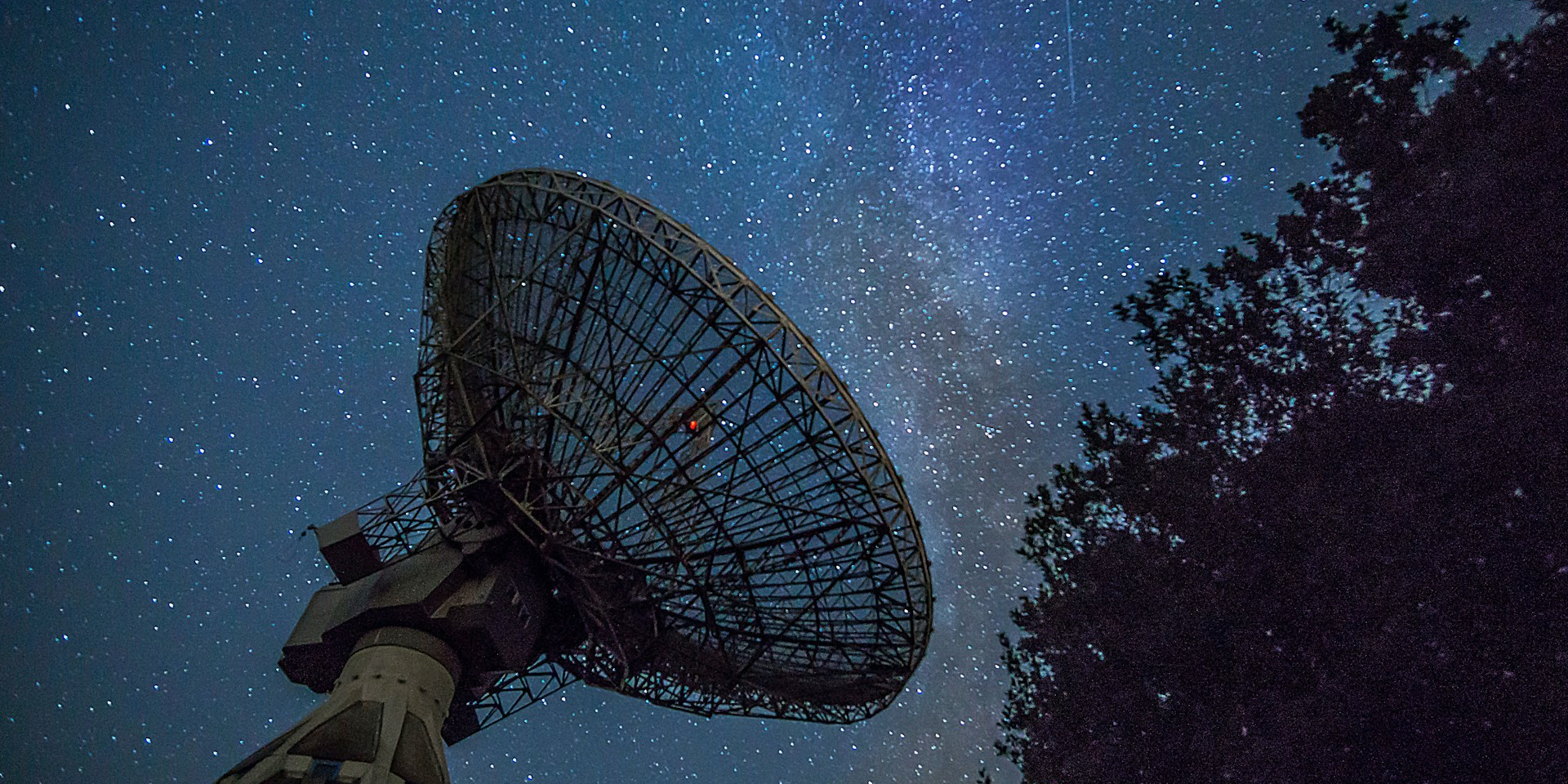 Космос регулярно посылает на Землю загадочные радиосигналы (Фото: unsplash)