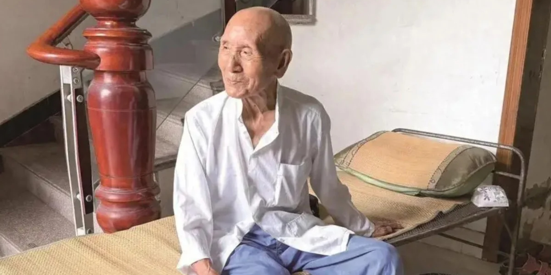 101-річний китайський прадідусь кидає виклик старінню, щодня споживаючи Coca-Cola, Sprite і морепродукти (Фото: Sohu)