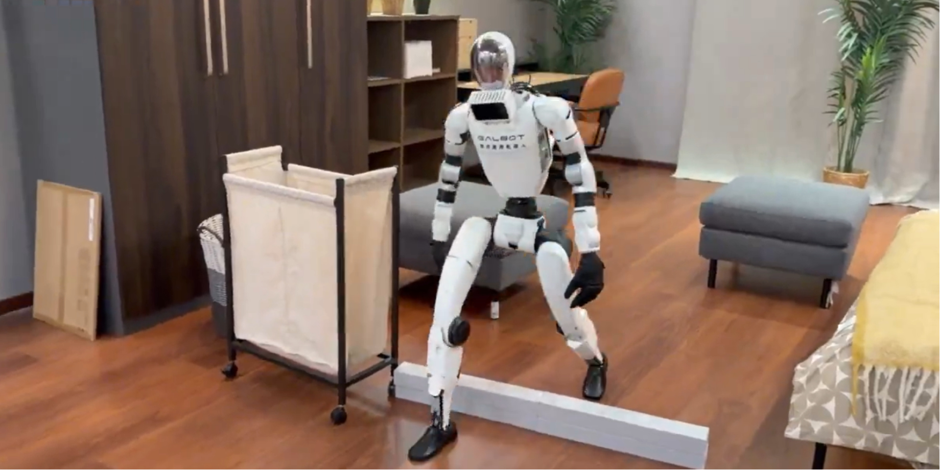 Роботы Galbot научились проходить через тесные и загроможденные помещения (Фото: Galbot/X)