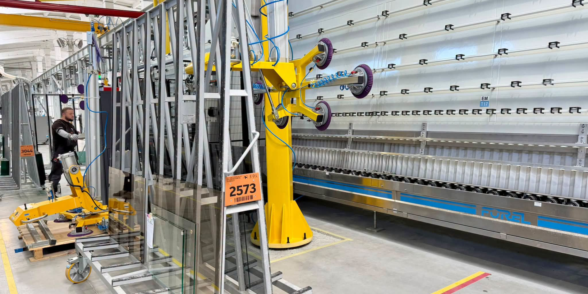 A factory for the production of insulated glass units has begun operations at an industrial park in Zakarpattia (Photo: facebook.com/kysylevskyy.official)