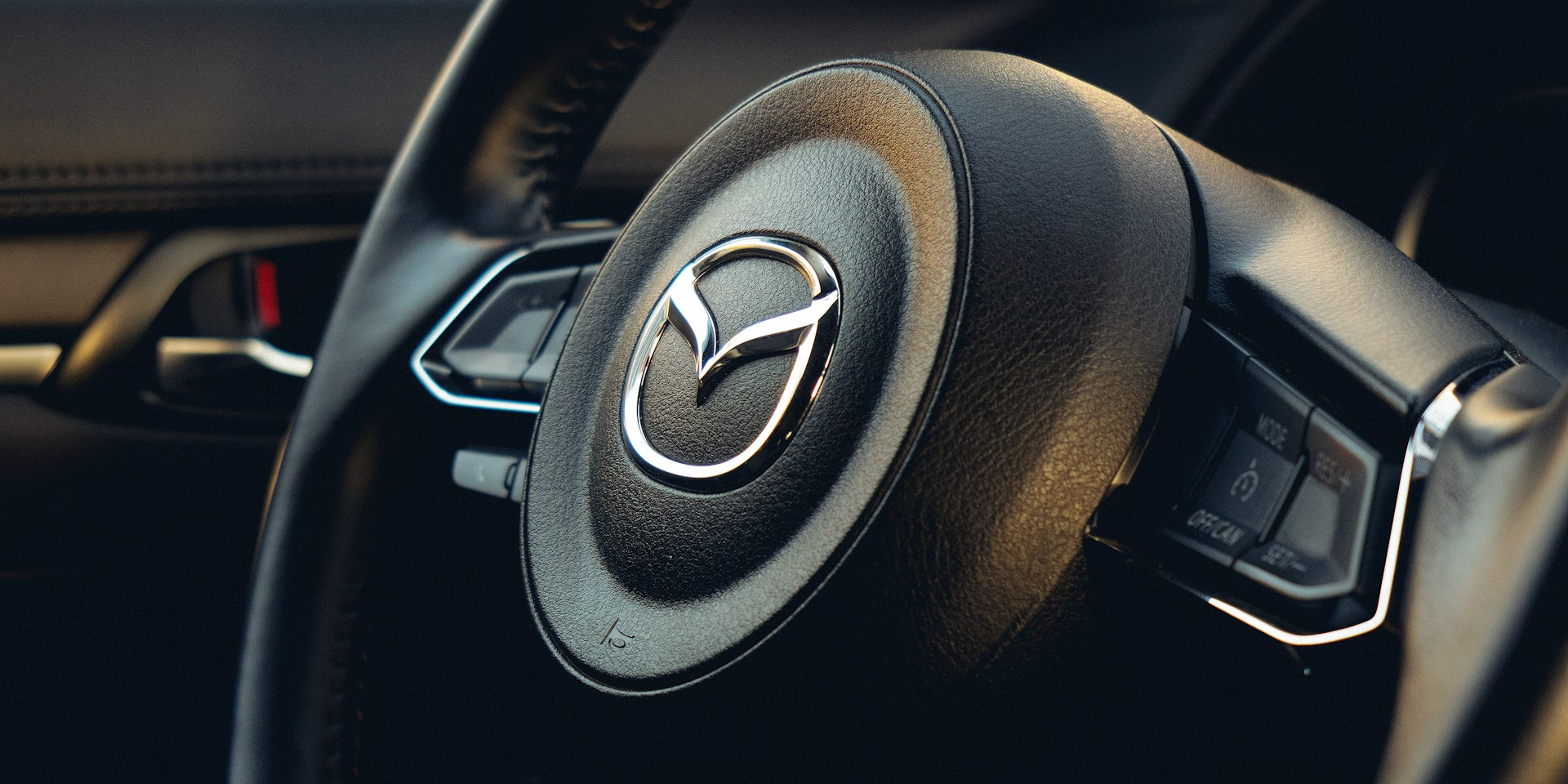 Легкові моделі витягують продажі Mazda та Honda (Фото: Unsplash)