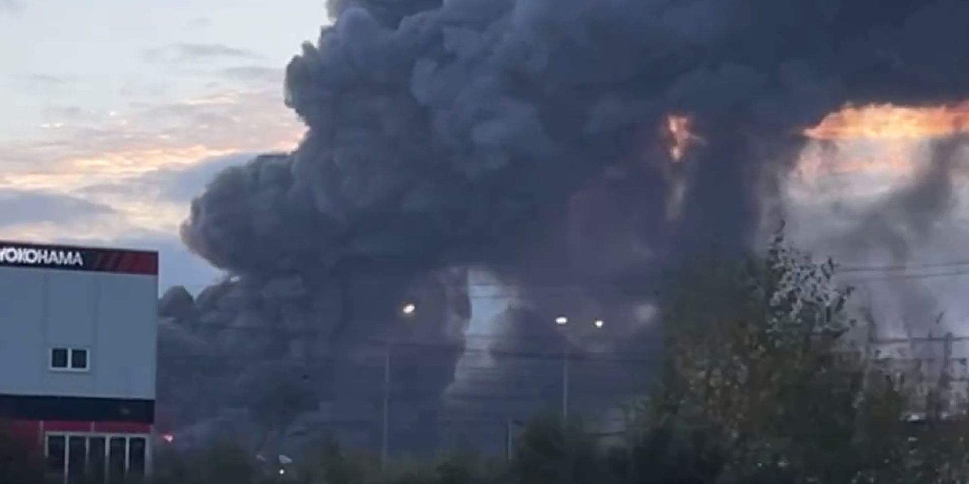 Towards morning, drones attacked an Ozon logistics hub (Photo: @exilenova_plus)
