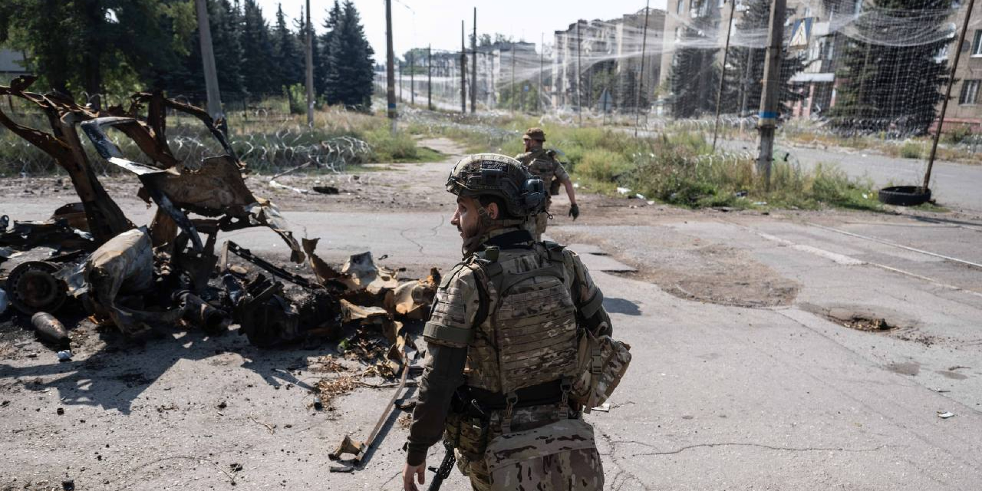 A Ukrainian serviceman from the 93rd Mechanized Brigade walks along a street in embattled Druzhkivka, Donetsk Oblast (Photo: 93rd Mechanized Brigade)