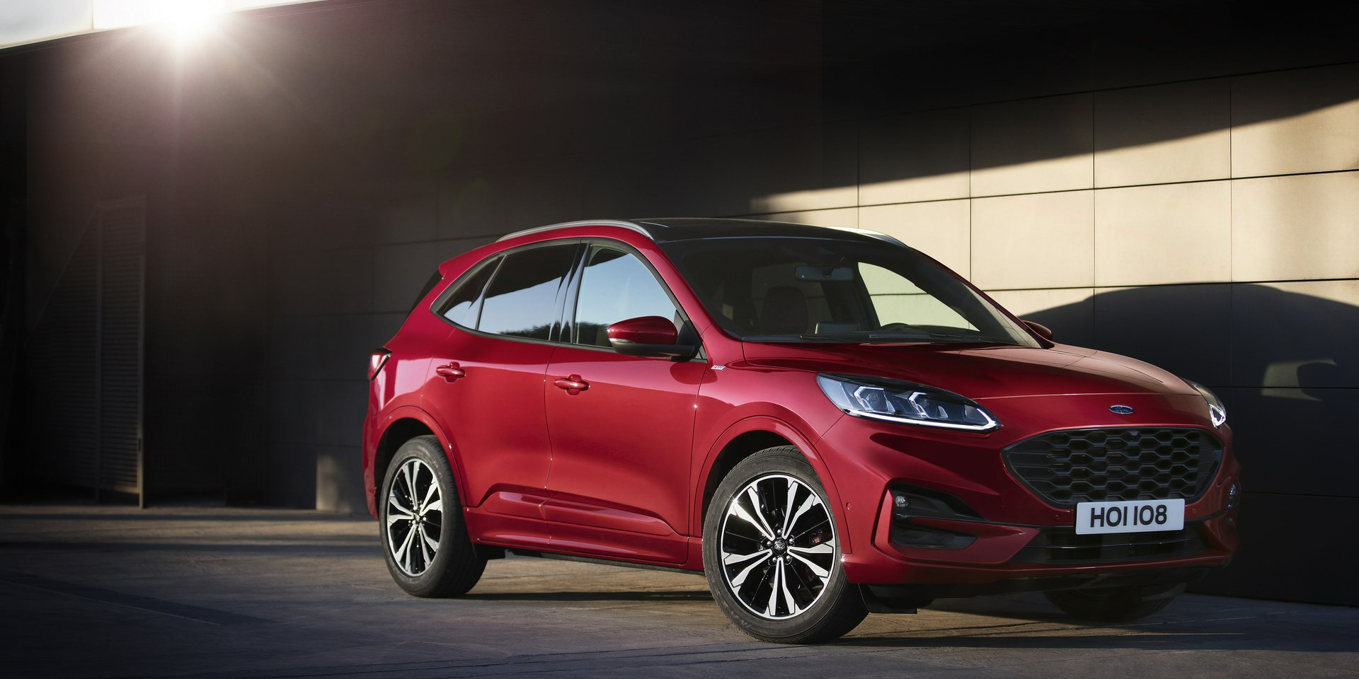Kuga с завода в Валенсии отзывают по всему миру (Фото: Ford)