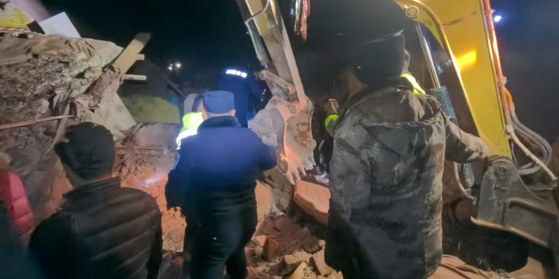 У Тибеті стався потужний землетрус магнітудою 7: 16 людей загинули, ще 32 постраждали
