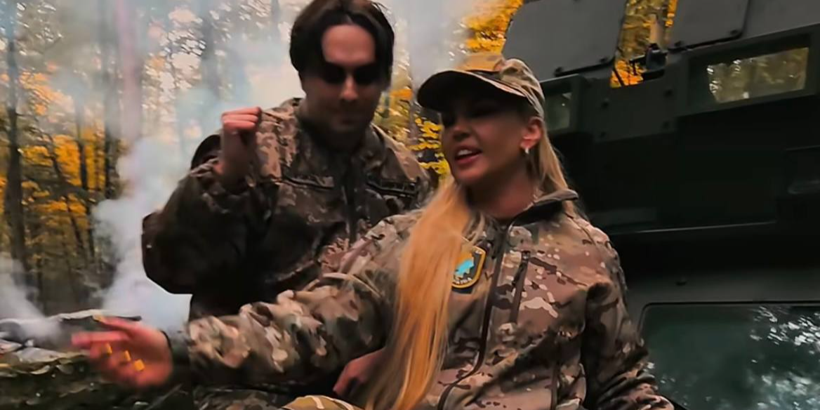 Камалія зняла відео на бронеавтомобілі та викликала шквал обговорень у Мережі (Фото: Скриншот із відео kamaliyaofficial в Instagram)