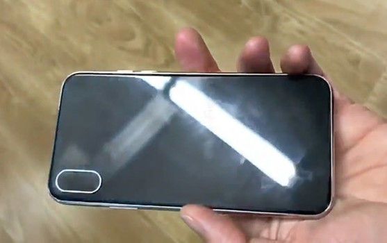 
Макет нового iPhone
 (Фото: Скриншот с видео)