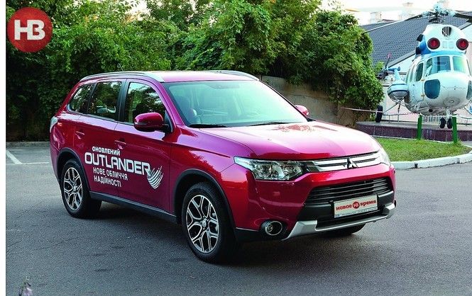 Mitsubishi Outlander&nbsp;перенес легкую косметическую операцию и&nbsp;окончательно превратился в&nbsp;основательного здоровяка