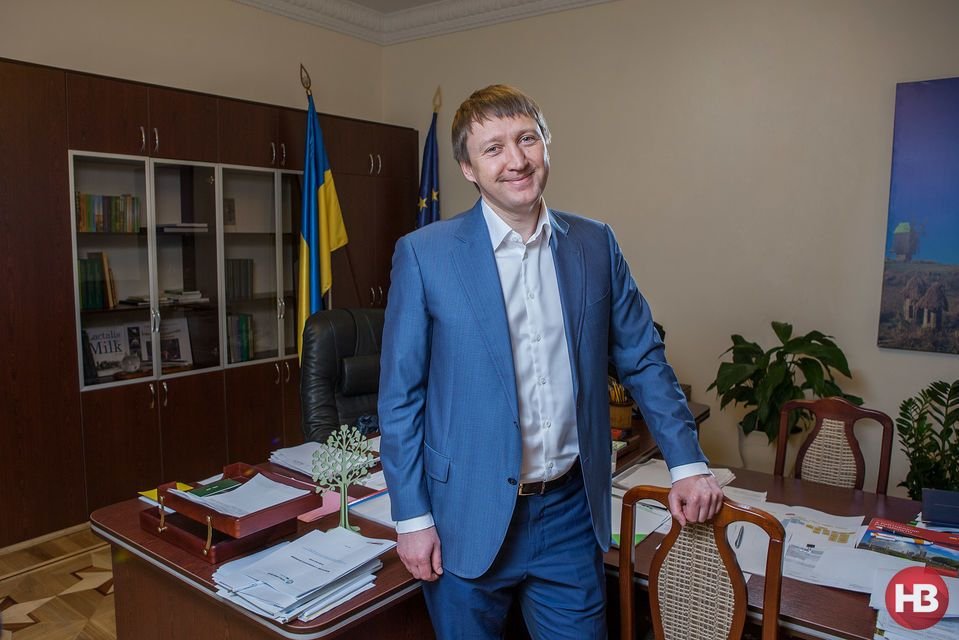 Министр-миллионер Тарас Кутовой рассказывает, как он поможет бизнесу, а бизнес - уничтожит коррупцию - фото