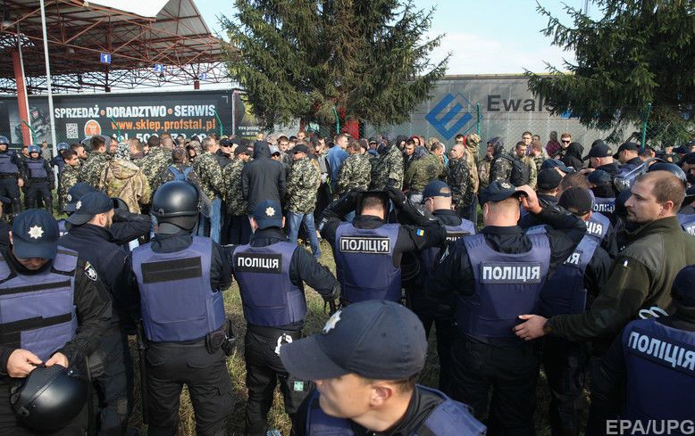 В результате прорыва пострадали силовики